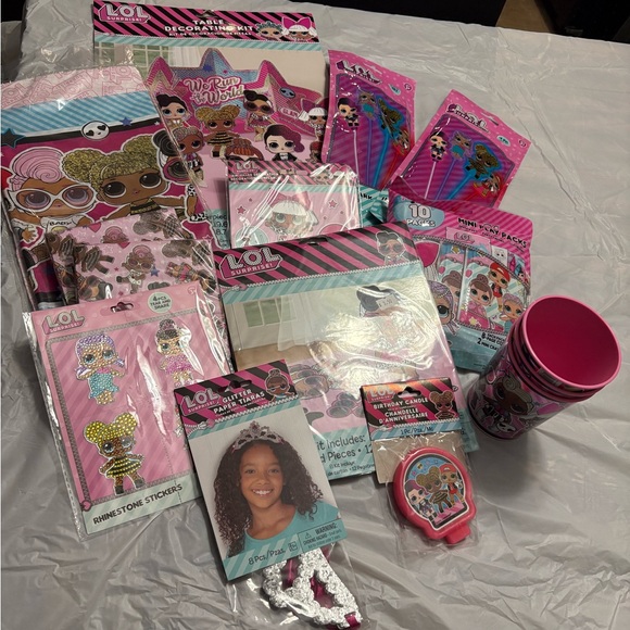 L.O.L. Surprise! Pink and Blue Party Decorations Set